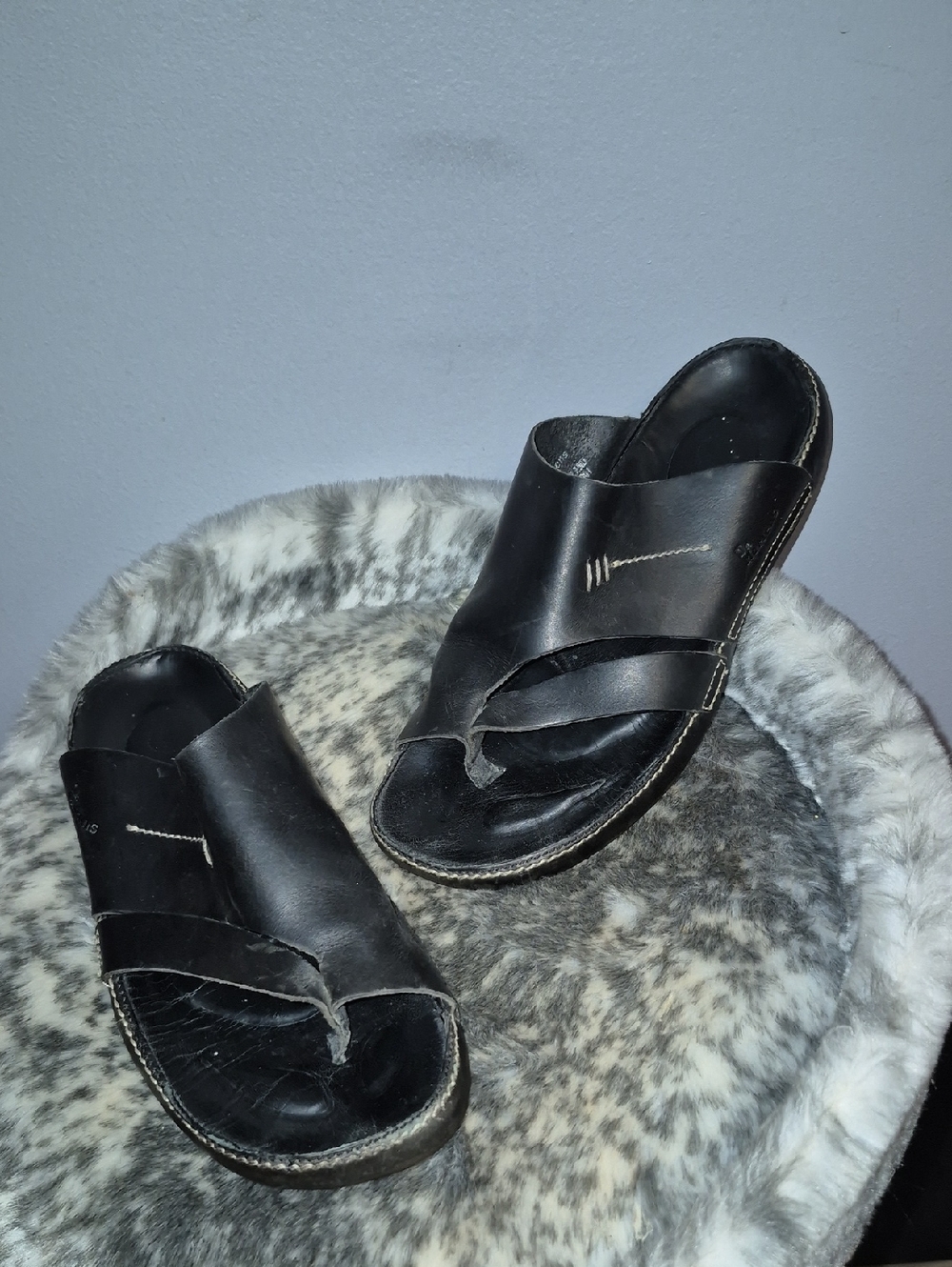 Womens Dr. Martens #5A83 *Thailand Y2K Leather Thong Slide Sandals..size US 6